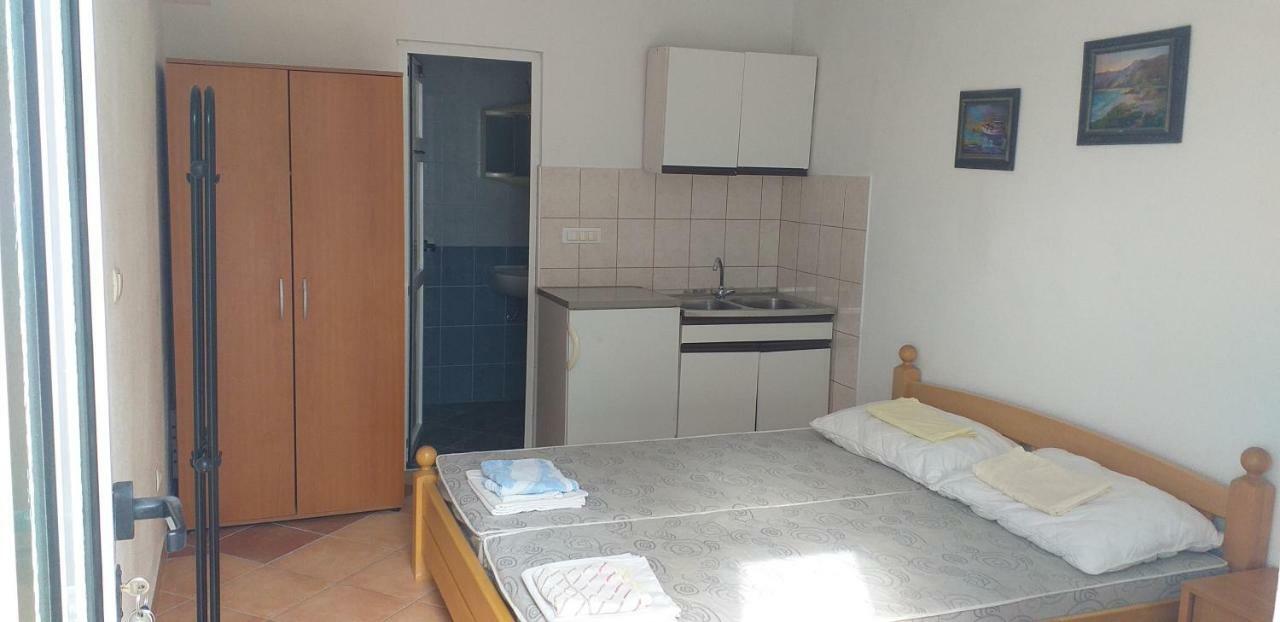 Studio Apartmani Sehic Krvavica Exteriör bild